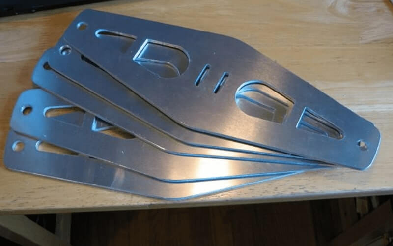 Plasma cutting aluminium sheet with high definition power source